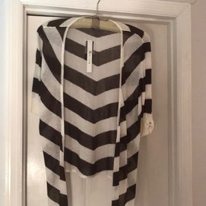 New with tags light weight / shrug top brown and white